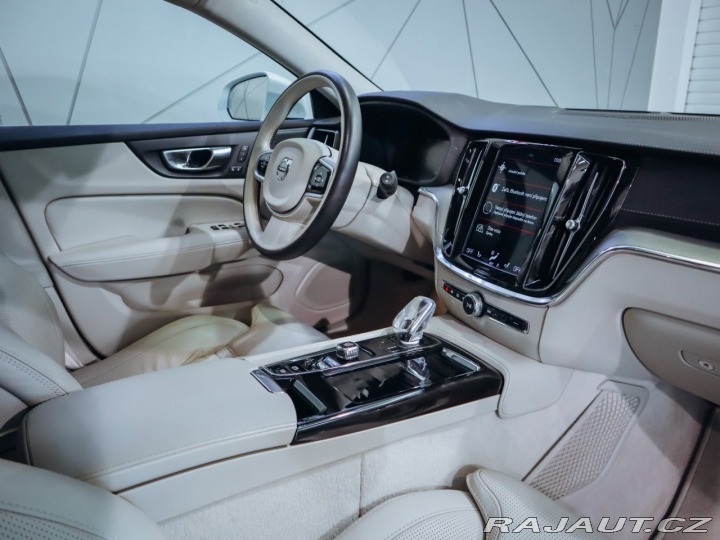 Volvo V60 T8 Inscription AWD 2019