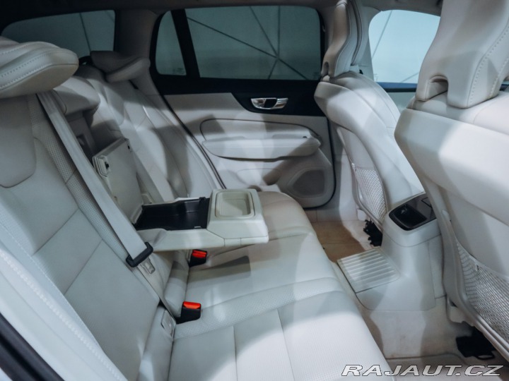 Volvo V60 T8 Inscription AWD 2019