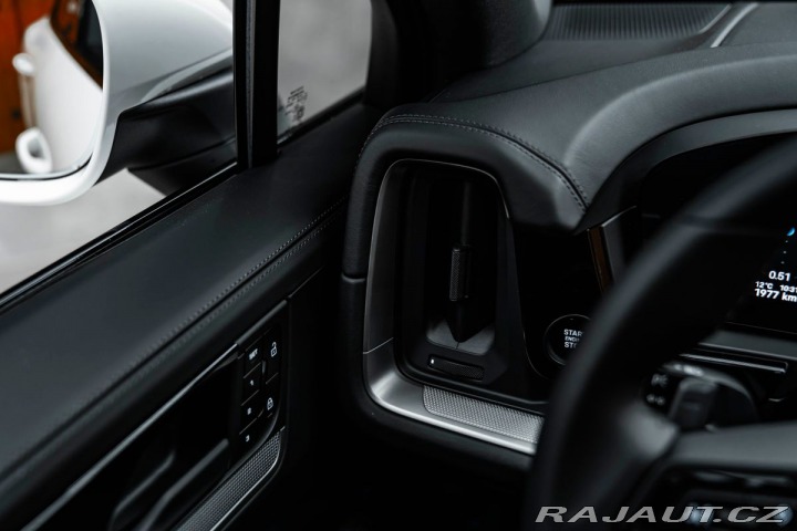 Porsche Cayenne BOSE, PANO, CHRONO 2025