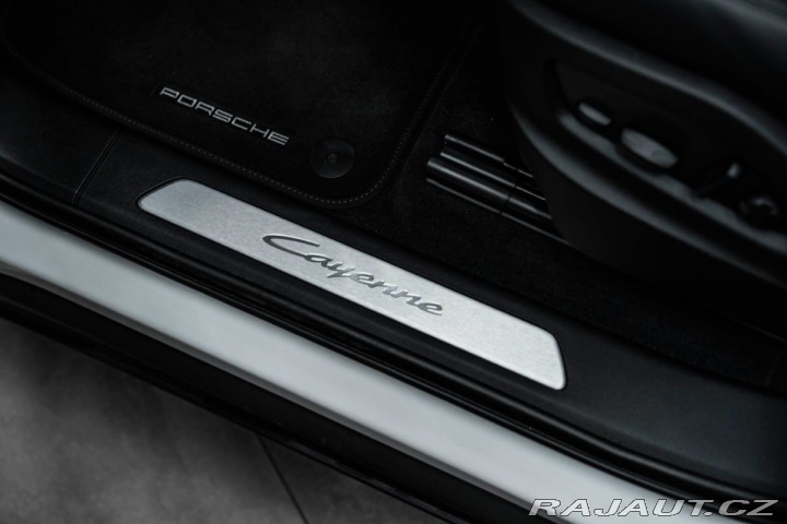 Porsche Cayenne BOSE, PANO, CHRONO 2025