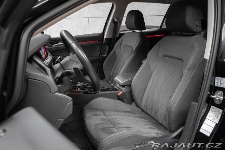 Volkswagen Golf 1.5 TSI STYLE*2xPNEU*DPH* 2023
