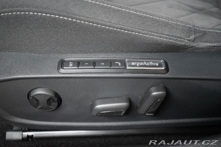 Volkswagen Golf 1.5 TSI STYLE*2xPNEU*DPH* 2023