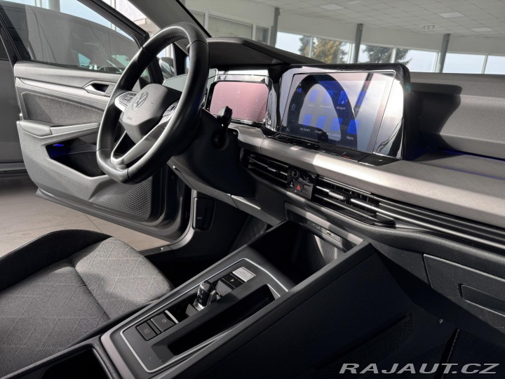 Volkswagen Golf 1,0eTSI 81kW*DSG*Life*DPH 2023