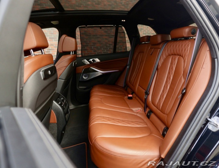BMW X5 50e xDrive | Tartufo kož 2023