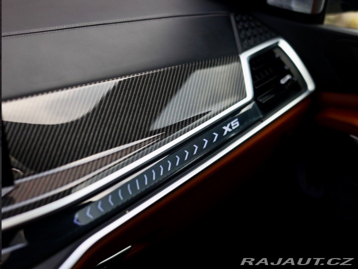 BMW X5 50e xDrive | Tartufo kož 2023