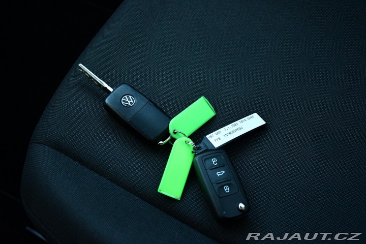 Volkswagen up! 1.0MPi CNG KAMERA ČR 1M 2022