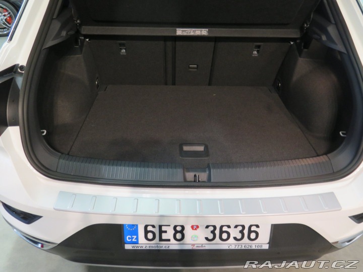 Volkswagen T-Roc 1.5TSI,klima,výhřev,2xkol 2020