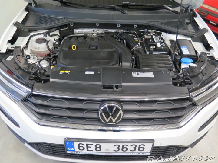 Volkswagen T-Roc 1.5TSI,klima,výhřev,2xkol 2020