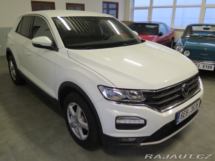 Volkswagen T-Roc 1.5TSI,klima,výhřev,2xkol 2020
