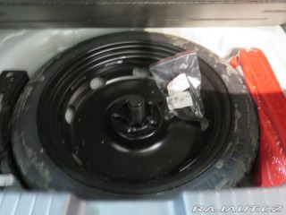 Volkswagen T-Roc 1.5TSI,klima,výhřev,2xkol 2020