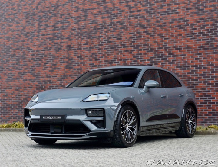 Porsche Macan Turbo | Pasažier Display 2025