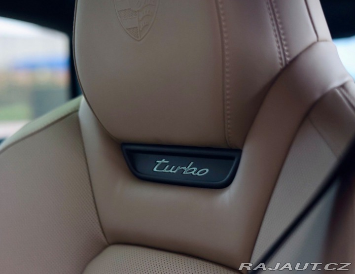 Porsche Macan Turbo | Pasažier Display 2025