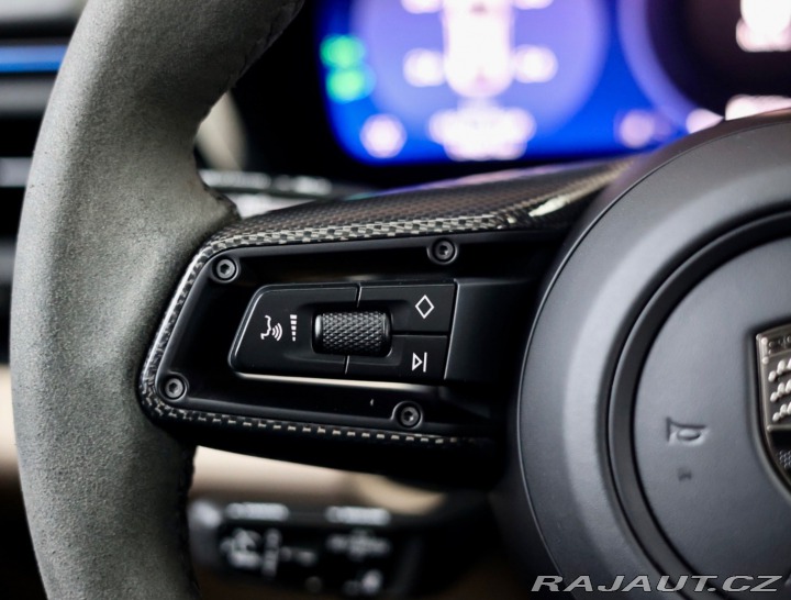 Porsche Macan Turbo | Pasažier Display 2025