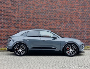 Porsche Macan Turbo | Pasažier Display 2025