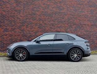 Porsche Macan Turbo | Pasažier Display 2025