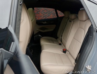 Porsche Macan Turbo | Pasažier Display 2025