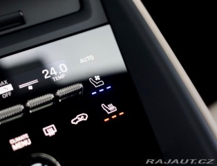 Porsche Macan Turbo | Pasažier Display 2025