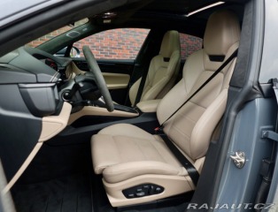 Porsche Macan Turbo | Pasažier Display 2025