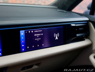 Porsche Macan Turbo | Pasažier Display 2025