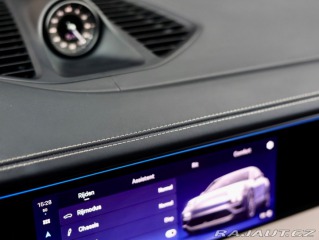 Porsche Macan Turbo | Pasažier Display 2025