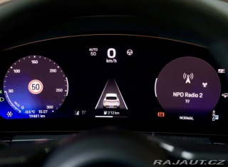 Porsche Macan Turbo | Pasažier Display 2025