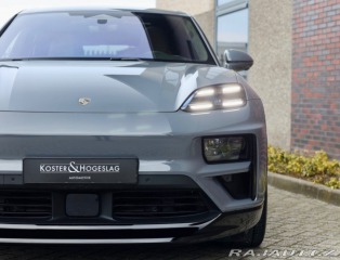 Porsche Macan Turbo | Pasažier Display 2025