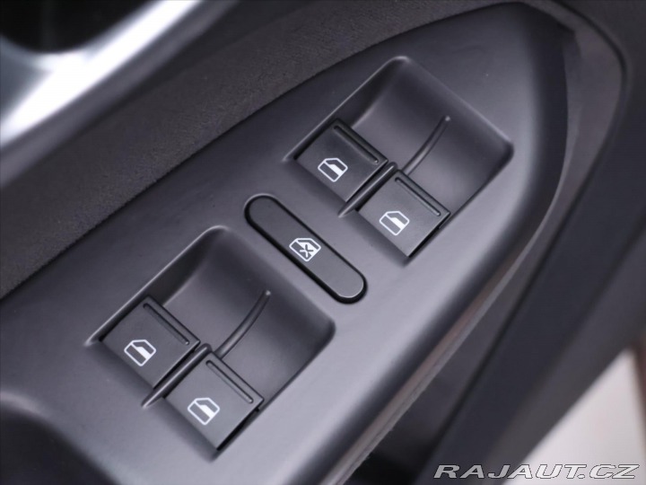 Volkswagen Touran 1,6 TDI CZ 7-Míst Serv.Kn 2015