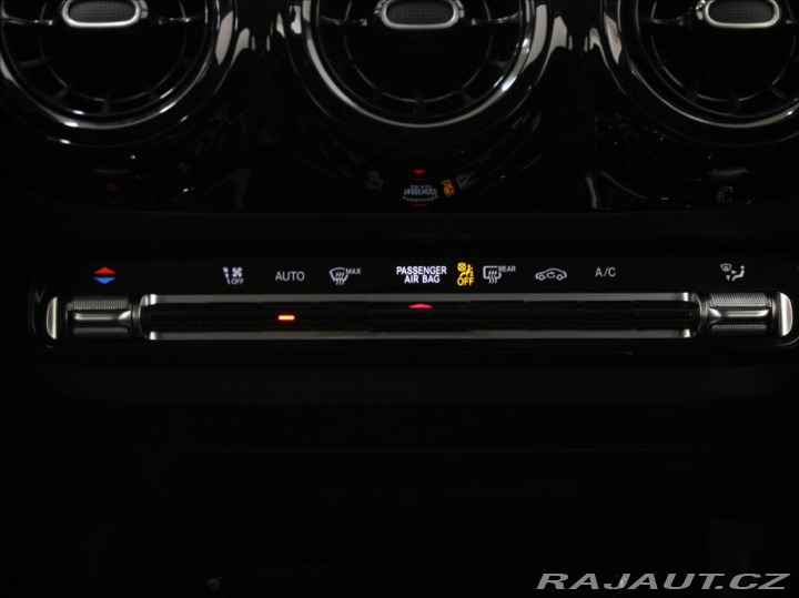 Mercedes-Benz GLA 2,0 200D 4M 1.majitel.ČR 2023