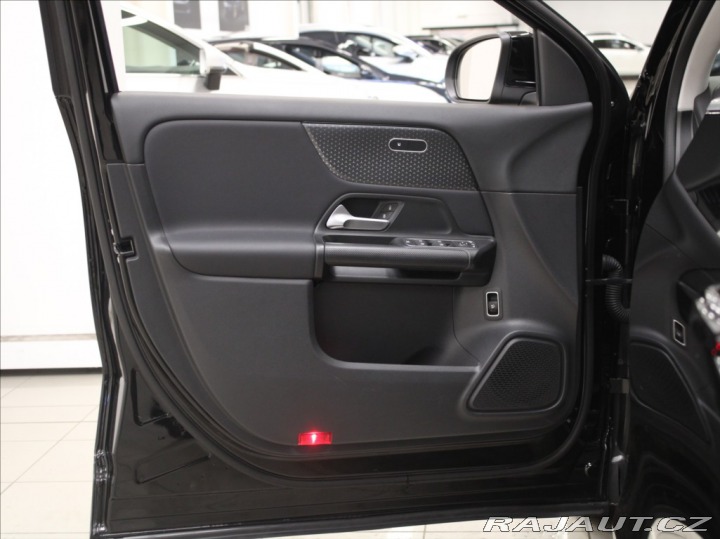 Mercedes-Benz GLA 2,0 200D 4M 1.majitel.ČR 2023