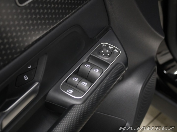 Mercedes-Benz GLA 2,0 200D 4M 1.majitel.ČR 2023