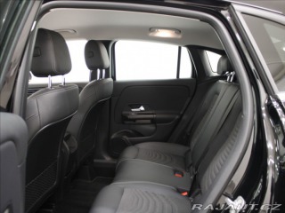 Mercedes-Benz GLA 2,0 200D 4M 1.majitel.ČR 2023