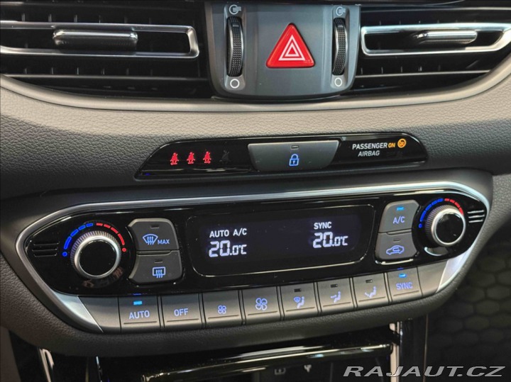 Hyundai i30 1,5 T-GDI PREMIUM 1820KM 2025