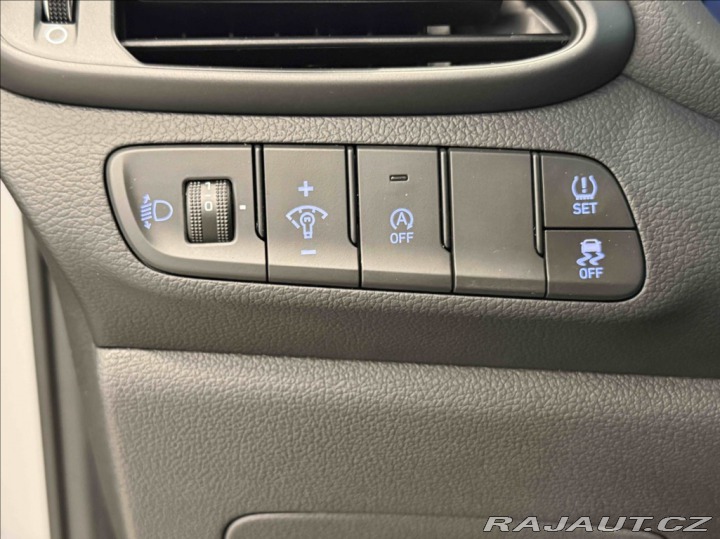 Hyundai i30 1,5 T-GDI PREMIUM 1820KM 2025