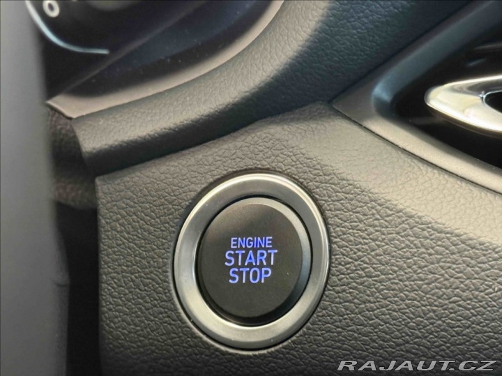 Hyundai i30 1,5 T-GDI PREMIUM 1820KM 2025