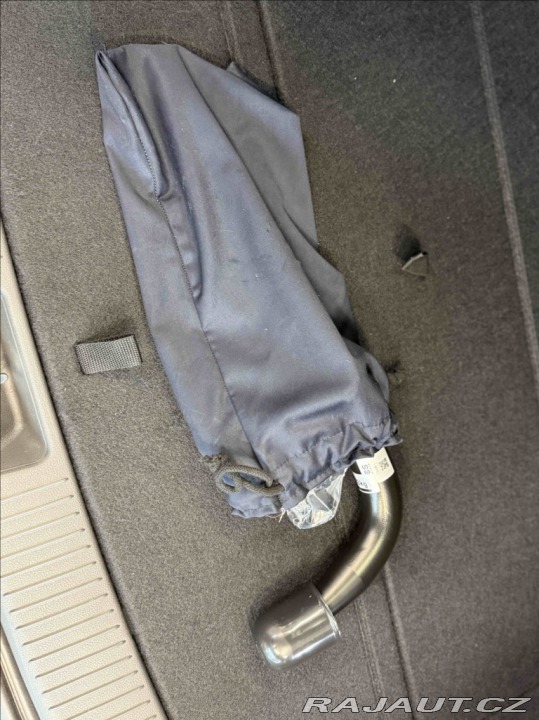 Hyundai i30 1,5 T-GDI PREMIUM 1820KM 2025