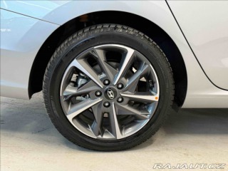 Hyundai i30 1,5 T-GDI PREMIUM 1820KM 2025