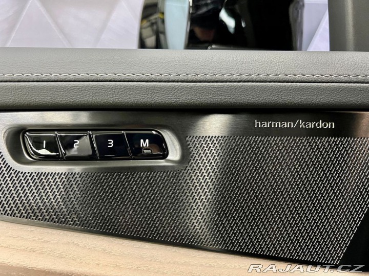 Volvo XC90 T8 AWD DARK PLUS, TAŽNÉ, 2026