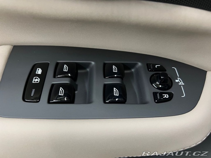 Volvo XC90 T8 AWD PLUS DARK, TAŽNÉ, 2026