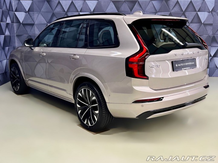 Volvo XC90 T8 AWD PLUS DARK, TAŽNÉ, 2026