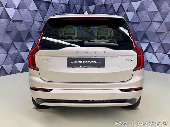 Volvo XC90 T8 AWD PLUS DARK, TAŽNÉ, 2026