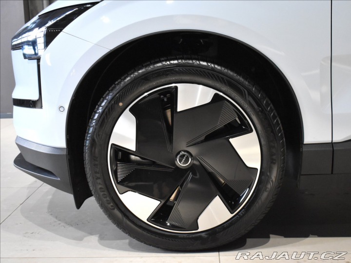 Volvo EX30 Ultra  Twin Motor Perfor. 2025