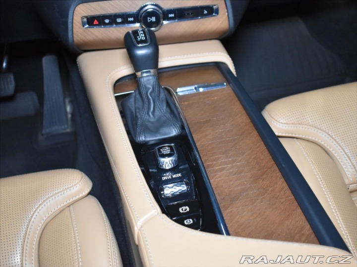 Volvo XC90 2,0 D5 AWD INS, Bowers,vz 2018