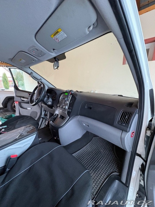 Hyundai H 1 2,5   125 kW | 8 míst | m 2011