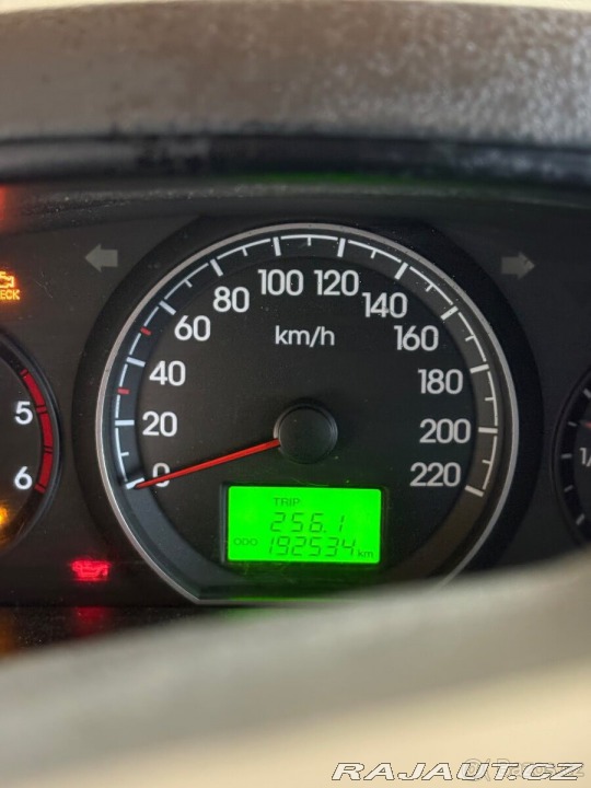 Hyundai H 1 2,5   125 kW | 8 míst | m 2011