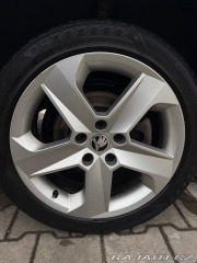 Škoda Superb 2,0   Laurin & Klemen 2012