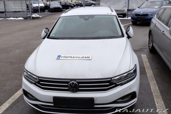 Volkswagen Passat 2,0 TDI 110 kW DSG Busine 2023