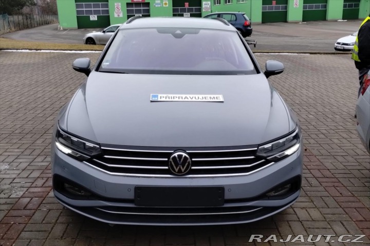 Volkswagen Passat 2,0 TDI 110 kW DSG Busine 2022
