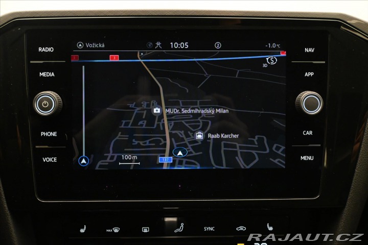 Volkswagen Passat 2,0 TDI 110 kW DSG Busine 2022