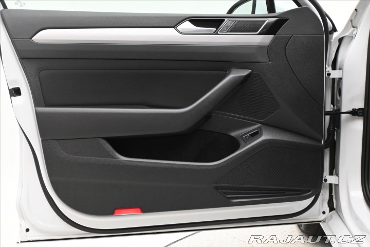 Volkswagen Passat 2,0 TDI 110 kW DSG Busine 2022