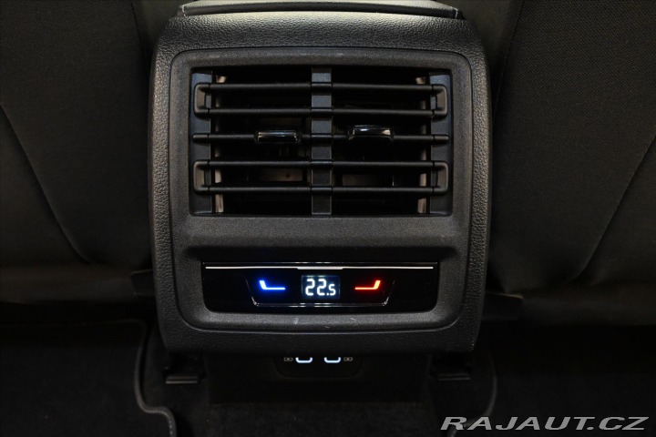 Volkswagen Golf 2,0 TDI 110 kW DSG Busine 2022